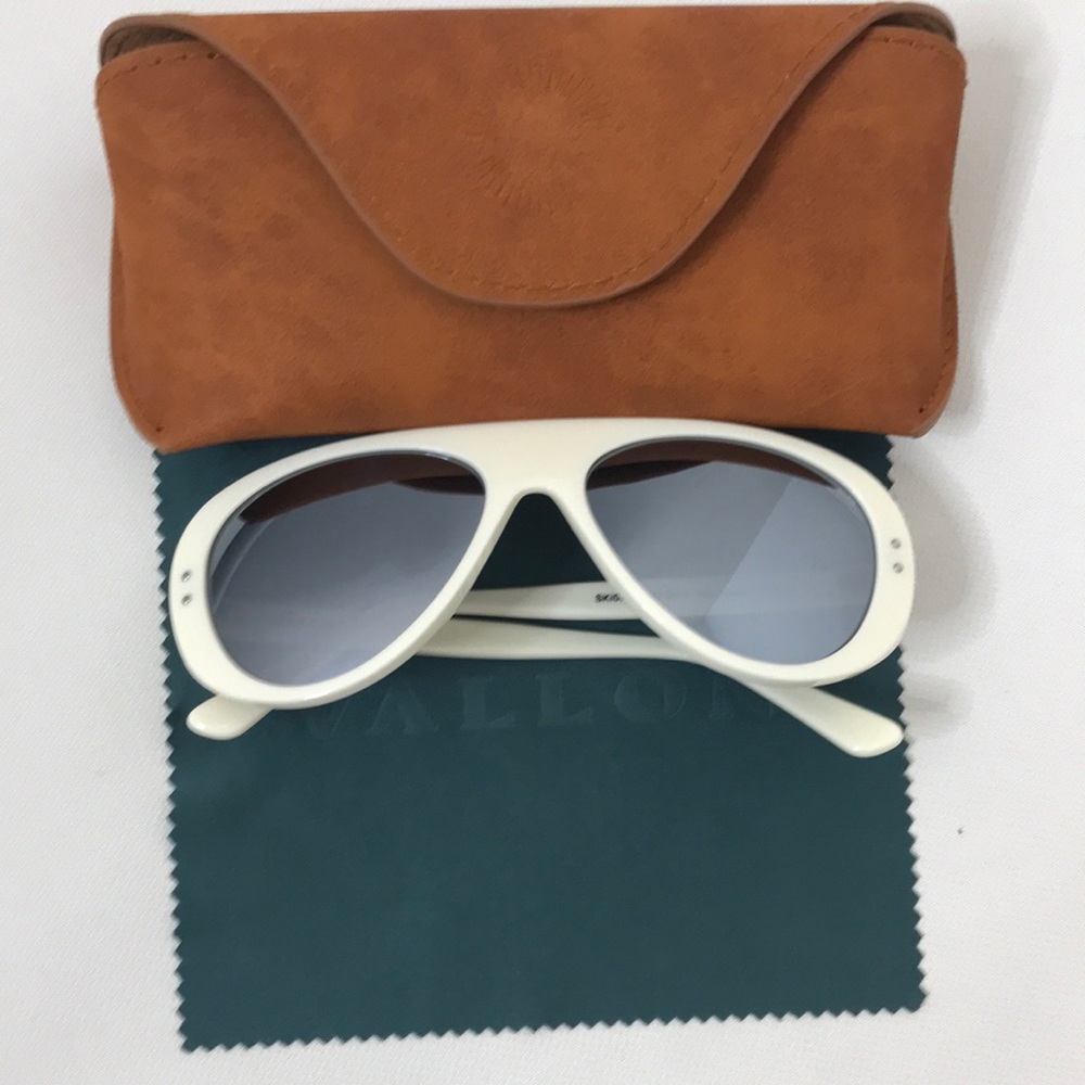 SOLD NWOT VALLON Ski Aviators
